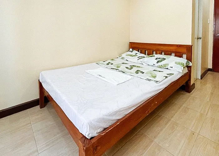Flogel House Hotel *
