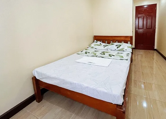 Flogel House Hotel *