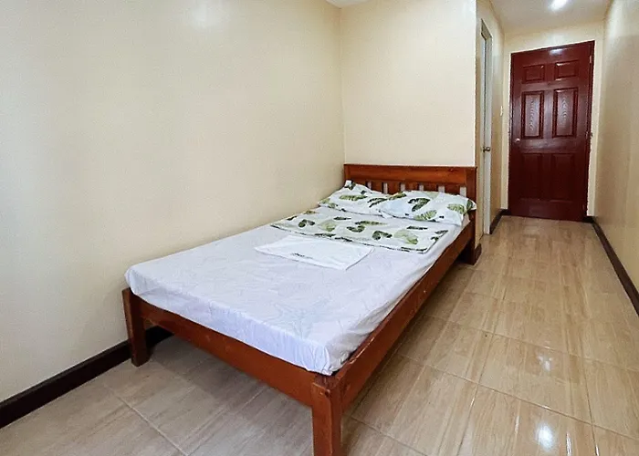 Flogel House Hotel *
